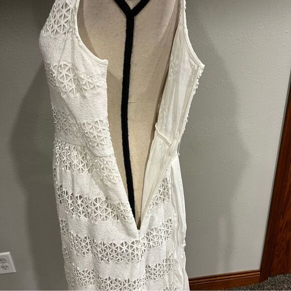 Gorgeous white lace sleeveless midi dress - Picture 8 of 13